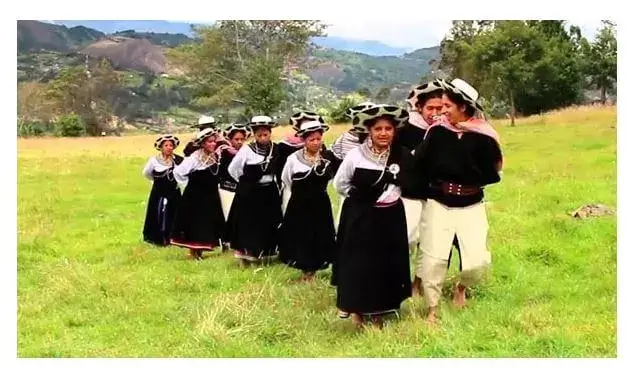 Vestimenta de la Sierra ecuatoriana del pueblo Saraguro