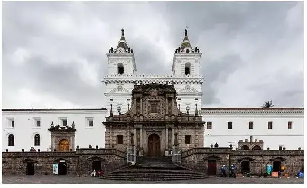 La Diversidad Cultural del Ecuador - Arquitectura colonial y de inicios de la República.