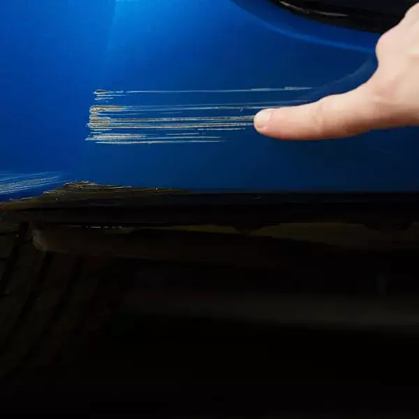 Cómo quitar las rayaduras de su carro
