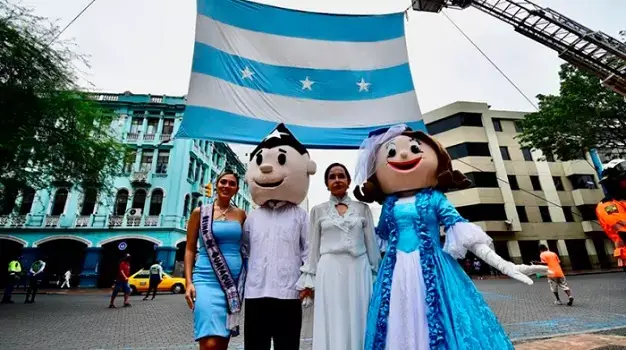 lo que se celebra en las fiestas julianas de Guayaquil