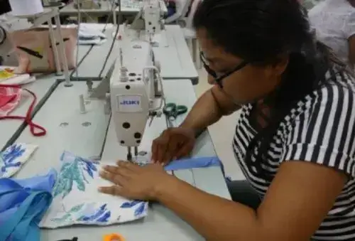 Alcaldía de Guayaquil entregará 500 becas para cursos de corte y confección y 300 en elaboración de calzado