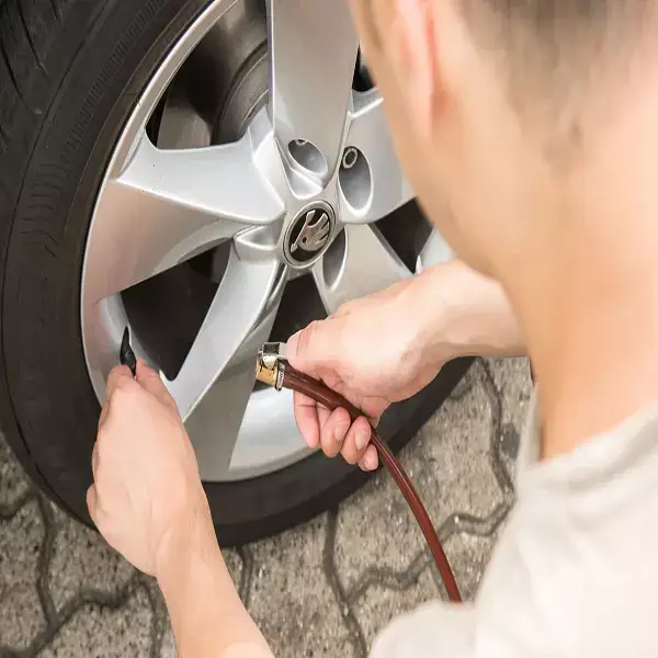 controlar la presión de los neumáticos