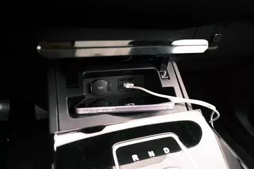 cómo utilizar android auto y apple carplay sin cables dentro del coche